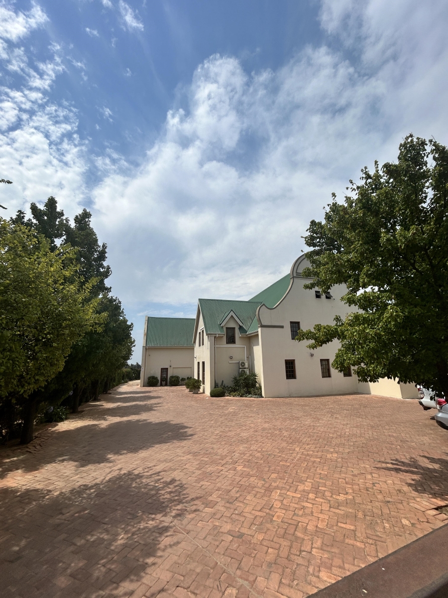 To Let commercial Property for Rent in Mbekweni Western Cape